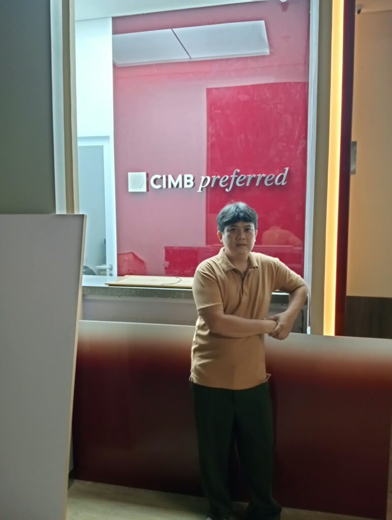 Huruf Timbul Stainless Hairline dengan tebal huruf 4cm. Project bank CIMB Niaga Kemang